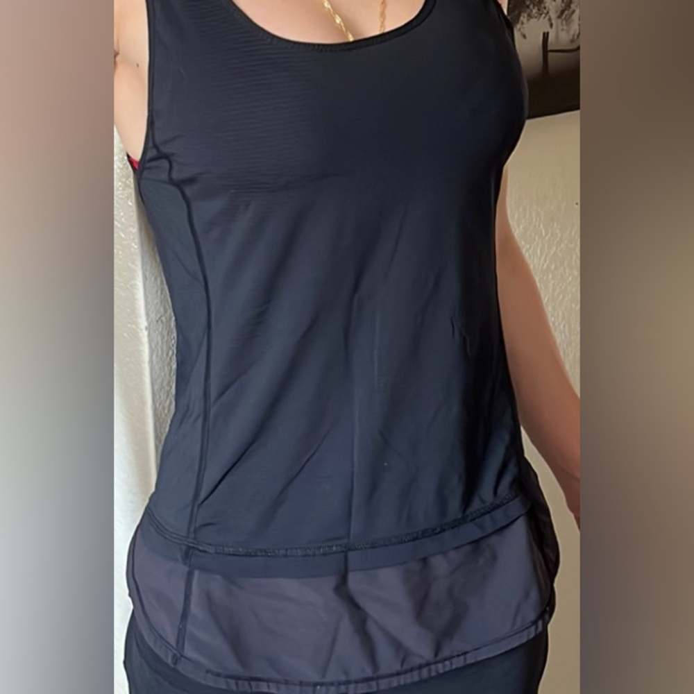 Lululemon tight fitting tank top